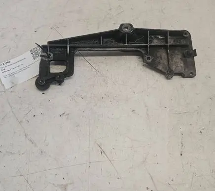 Engine mounting bracket