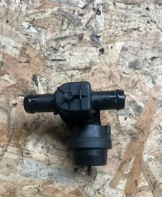 Volvo V40 Vacuum valve 31338891
