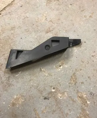 Volkswagen PASSAT B6 Front bumper mounting bracket 3C0807724