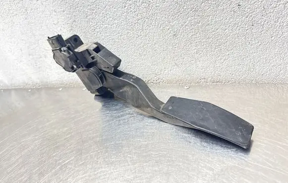 Opel Zafira A Accelerator throttle pedal 0281002298 97110068 90581208