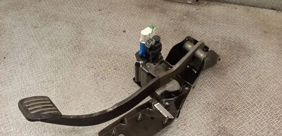 Ford Galaxy Brake pedal 7G9N2D094JA