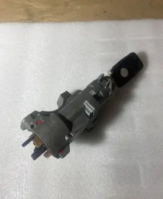 Volkswagen PASSAT B5.5 Ignition lock 4B0905851B