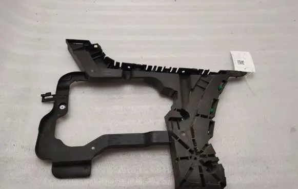 Volvo S90, V90 Rear bumper mounting bracket 31425066