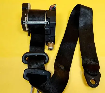 Smart ForTwo I Front seatbelt 040182