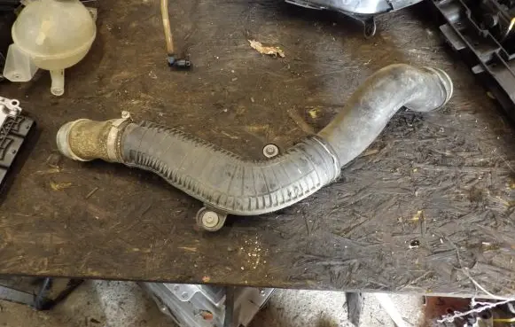 Volkswagen Scirocco Intercooler hose/pipe 1K0145832J