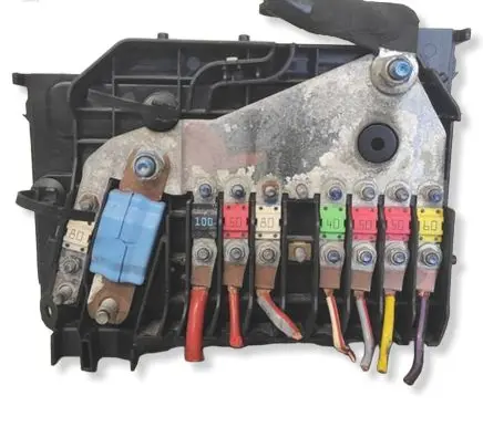 Ford Focus Fuse module AV6T14A067BC TWOJEAUTOWYSZKOW 882182990