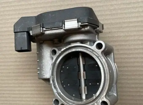BMW 1 F20 F21 Throttle body valve A2C83943400KG