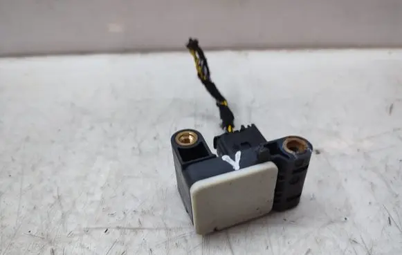 BMW X3 E83 Airbag deployment crash/impact sensor 6911003