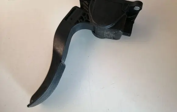 Mercedes-Benz Sprinter W906 Accelerator throttle pedal A9063000304 0280755025