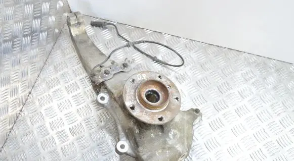 BMW 7 F01 F02 F03 F04 Front wheel hub 15086647