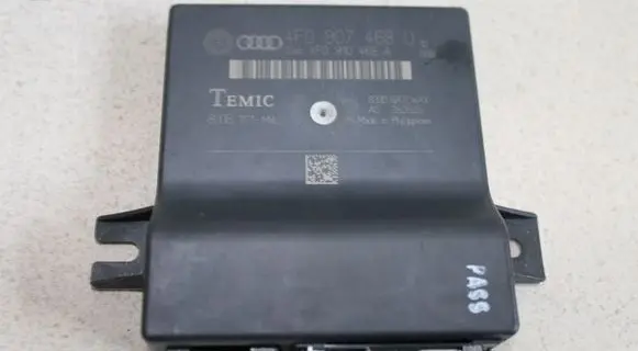 Audi A6 S6 C6 4F Gateway control module 4F0907468D
