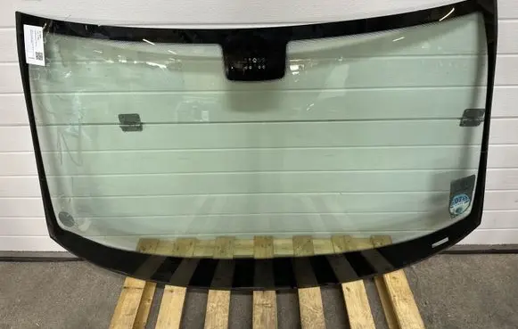 Mercedes-Benz CLS C219 Front windscreen/windshield window 