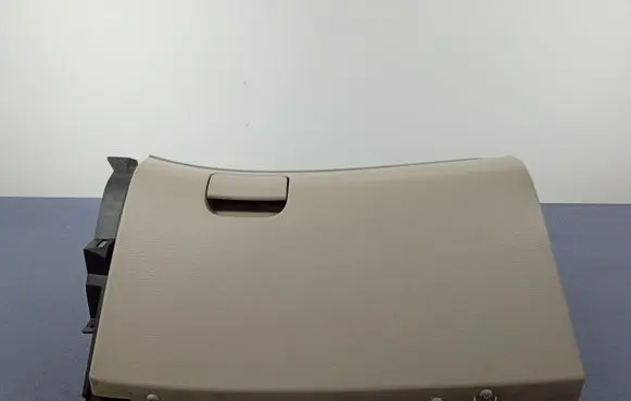 Subaru Legacy Glove box