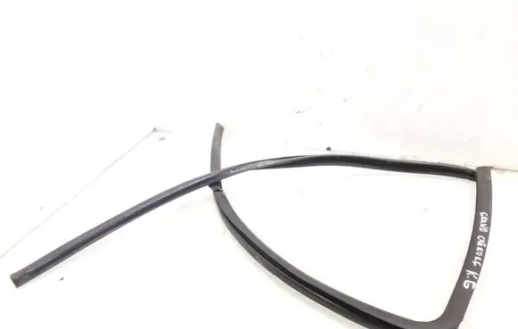 Jeep Grand Cherokee (WJ) Rubber seal rear door window/glass 