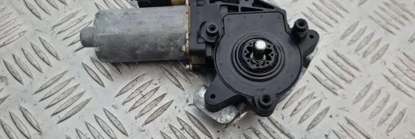 Nissan Terrano Front door window regulator motor 