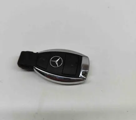 Mercedes-Benz C W204 Ignition key/card A2049051704