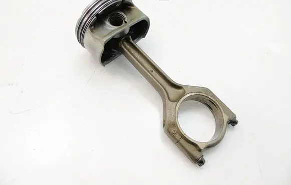 BMW 5 F10 F11 Piston with connecting rod 85L118