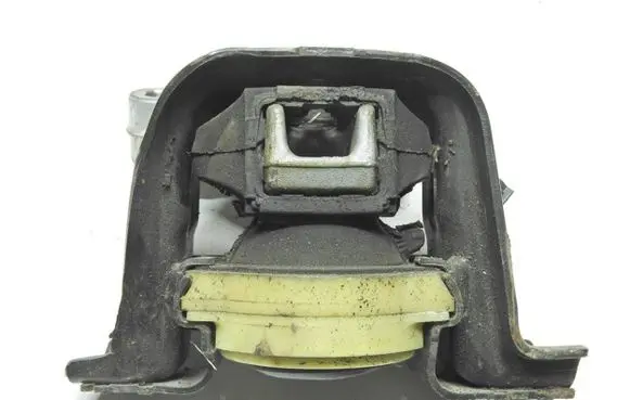 Citroen DS3 Engine mount bracket 9681706580