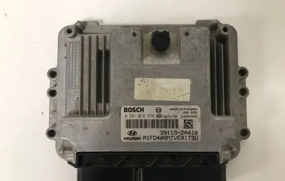 Hyundai i30 Engine control unit/module 391132A410 0281016578
