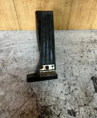 BMW 5 E39 Accelerator throttle pedal 6753053C