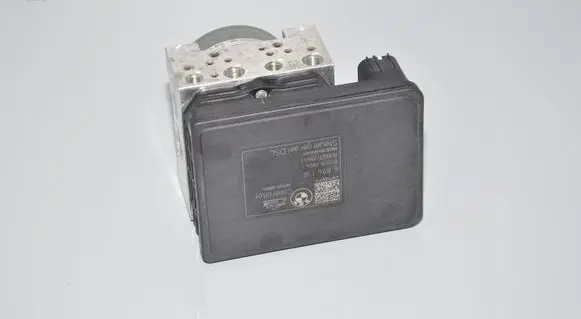 BMW i3 ABS Pump 6896137 6896138