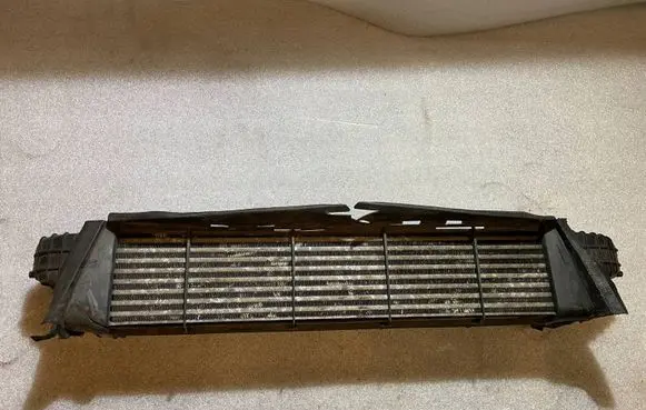 Mercedes-Benz C W203 Intercooler radiator A2035000500 2035000500
