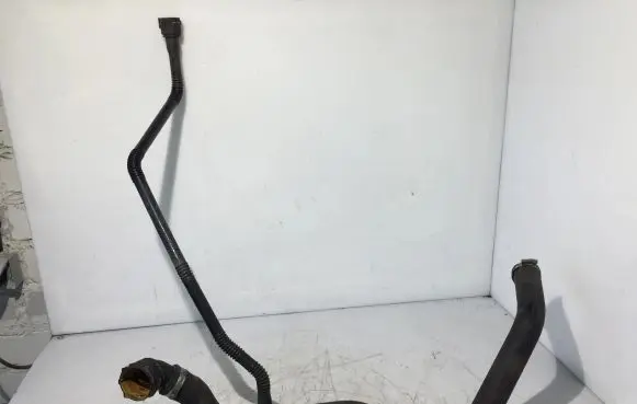 Coolant pipe/hose