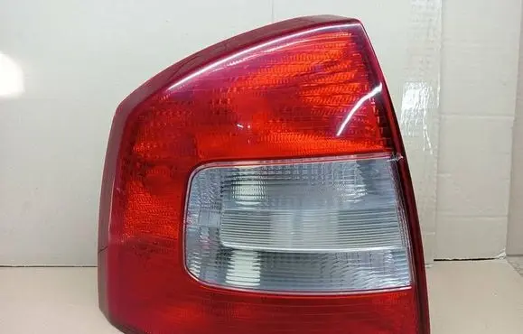 Skoda Octavia Mk2 (1Z) Rear/tail lights 1Z5945095B 1Z5945111B VP4SHX13405B