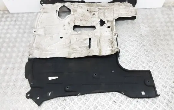 Chrysler Pacifica Engine splash shield/under tray 68489769AA