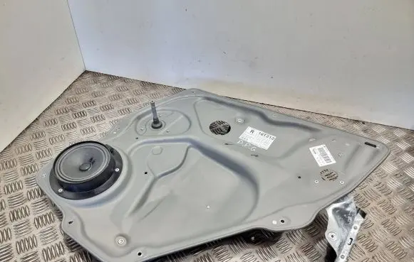 Mercedes-Benz B W245 Rear door manual window regulator A1697300679 985005103 A1698200302