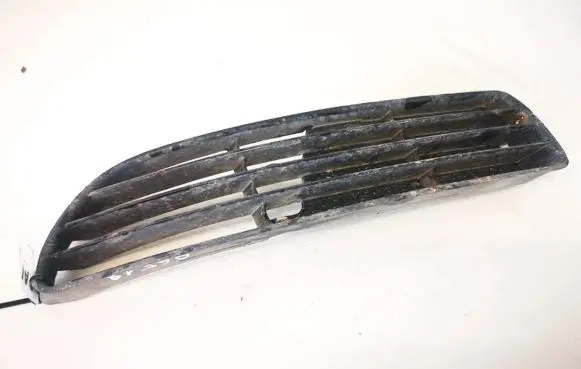 Audi A4 S4 B5 8D Front bumper lower grill 8d0807345