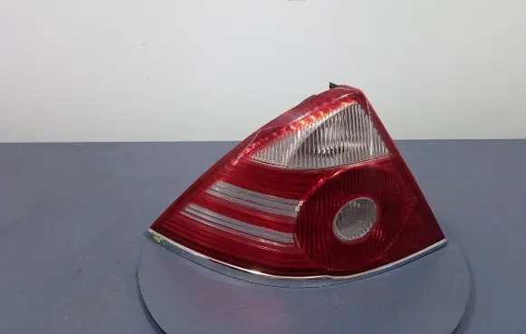 Ford Mondeo Mk III Rear/tail lights 1S71-13405-A