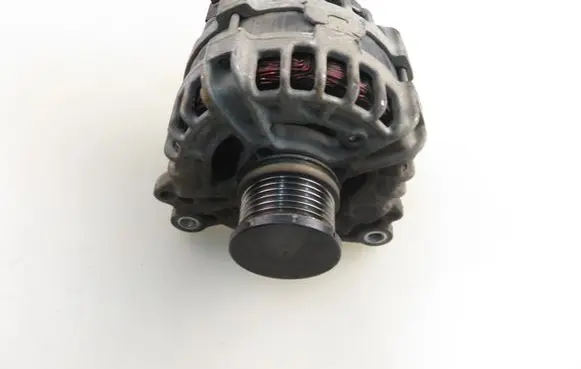 Volkswagen Jetta VI Generator/alternator 03L903023K