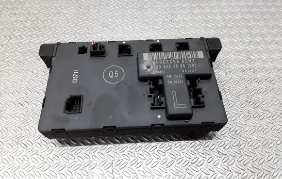 Mercedes-Benz C W203 Door control unit/module 2038201585
