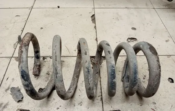 Volvo XC90 Rear coil spring 