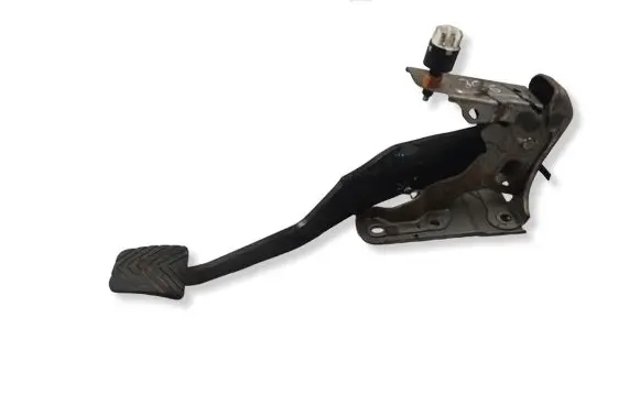 Mitsubishi Lancer X Brake pedal 