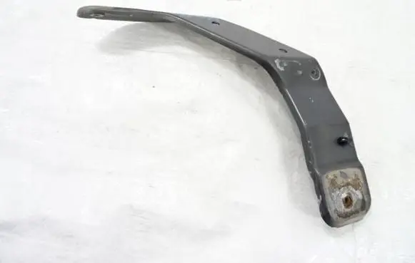 Fender mounting bracket