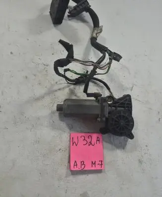 Mercedes-Benz C W202 Front door electric window regulator 0130821639 2025401781 9635761