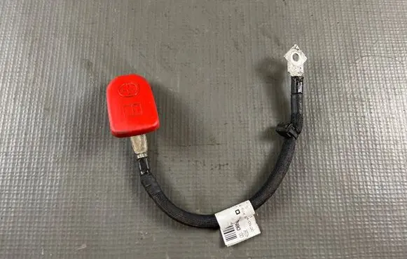 Peugeot 208 II Positive cable (battery) 9834292680