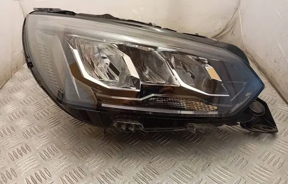 Peugeot 208 II Headlight/headlamp 9855524880