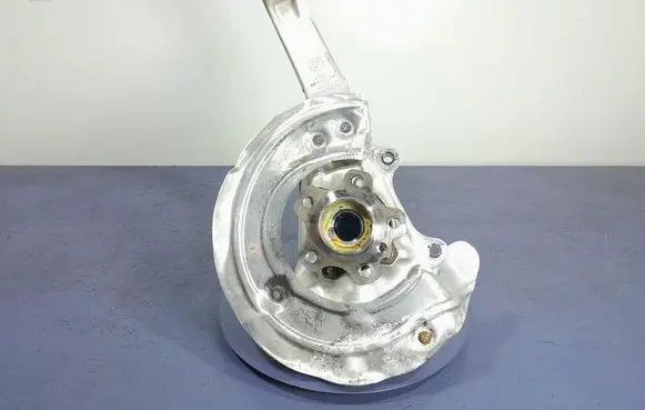 BMW X5 E53 Front wheel hub spindle knuckle 6876655