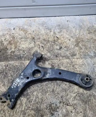 Toyota Corolla Verso AR10 Front lower control arm/wishbone