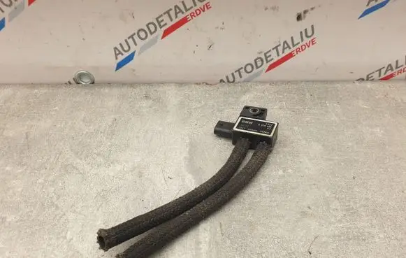 BMW 2 F45 Exhaust gas pressure sensor 8570686 13628570686
