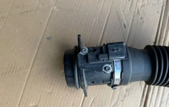 Peugeot 308 Mass air flow meter 9662635680