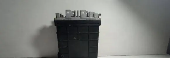 Volkswagen PASSAT B3 Engine control unit/module 037906022