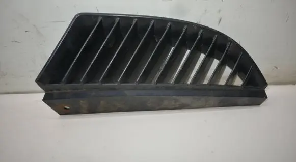 Mitsubishi Colt Front bumper lower grill MN127774