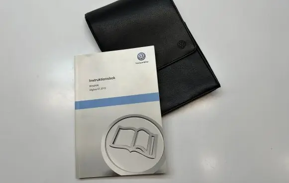 Volkswagen Amarok Owners service history hand book A2H0C0037 007000306415 000000364150151