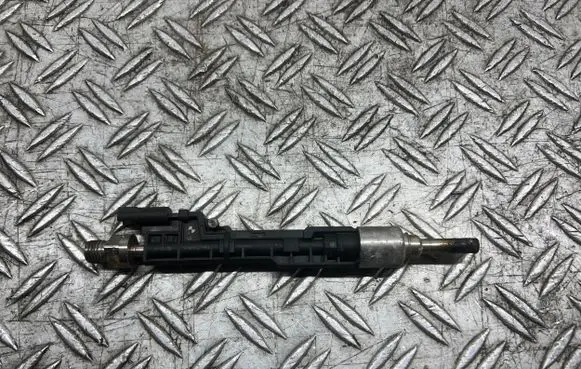 BMW 6 F06 Gran coupe Fuel injector