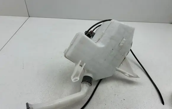 Windshield washer fluid reservoir/tank