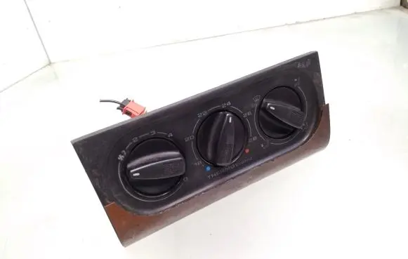 Volkswagen PASSAT B4 Climate control unit 3A0907041 3A1819075A